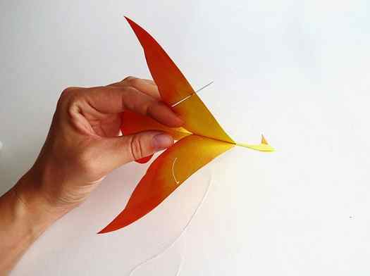make a mobile with paper hummingbirds