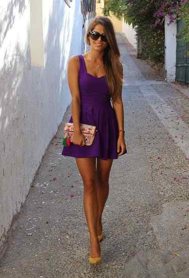 what color goes with violet dress