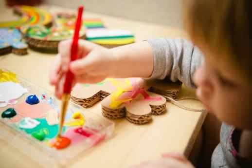 Creative painting projects for kids: Crumpled Paper Art is pretty enough to use as stationery | DIY at Buggy and Buddy