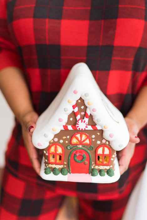 DIY gingerbread house painting tutorial