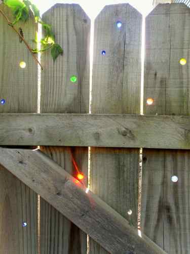 DIY Garden Fence Art Ideas 2