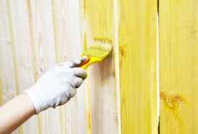 8 Tips for Painting a Garden Fence