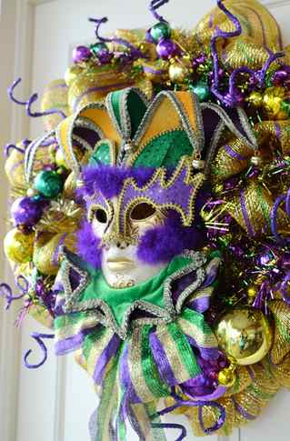 mardi gras wreath