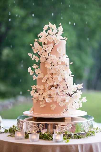 wedding cake with sugar cherry blossoms - via weddingtopia.co