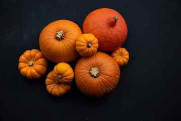 orange pumpkins, table, flat lay, dark, vegetable, healthy, autumn HD wallpaper