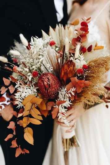 BRIDAL INSPO: 5 TIPS FOR PICKING YOUR FALL FLOWER ARRANGEMENTS