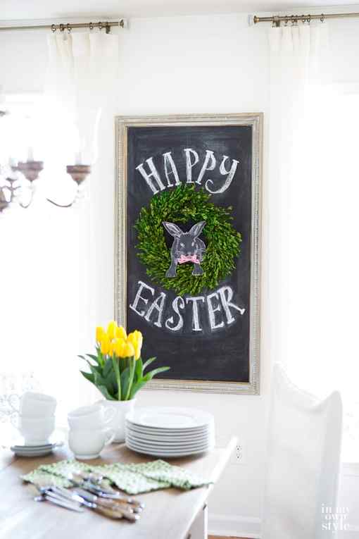 Spring decorating idea. Easter Chalkboard Rabbit in Wreath