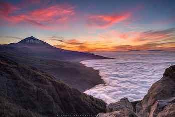 aerial photography of mountain during sunset, Holding up, Sky HD wallpaper