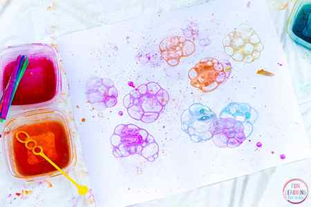 A fun bubble painting activity for kids!