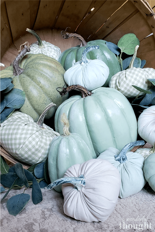 Tips for painting pumpkins: faux and real #howtopaintpumpkins #paintingpumpkins #pumpkins #paintedpumpkins #paintingrealpumpkins #paintingfauxpumpkins #awonderfulthought