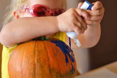 Pour painting - a simple and beautiful way for little ones to decorate their own pumpkins!